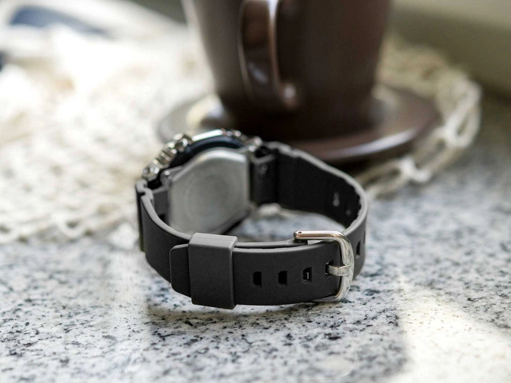 Zegarek męski CASIO G-SHOCK GM-2100-1AER