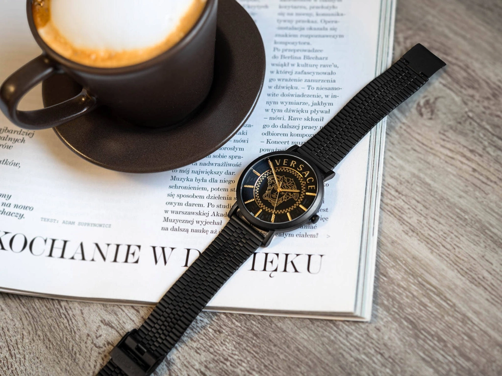 Zegarek męski VERSACE VEJ400621 V-Essential