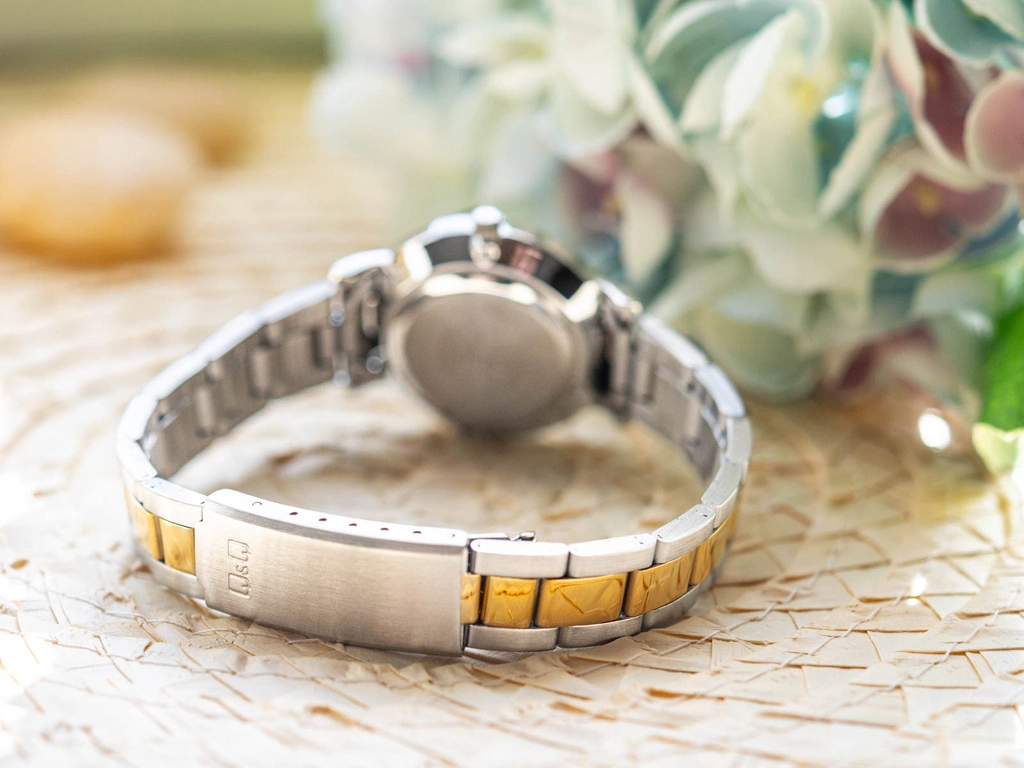 Zegarek damski Q&Q C35A-004PY