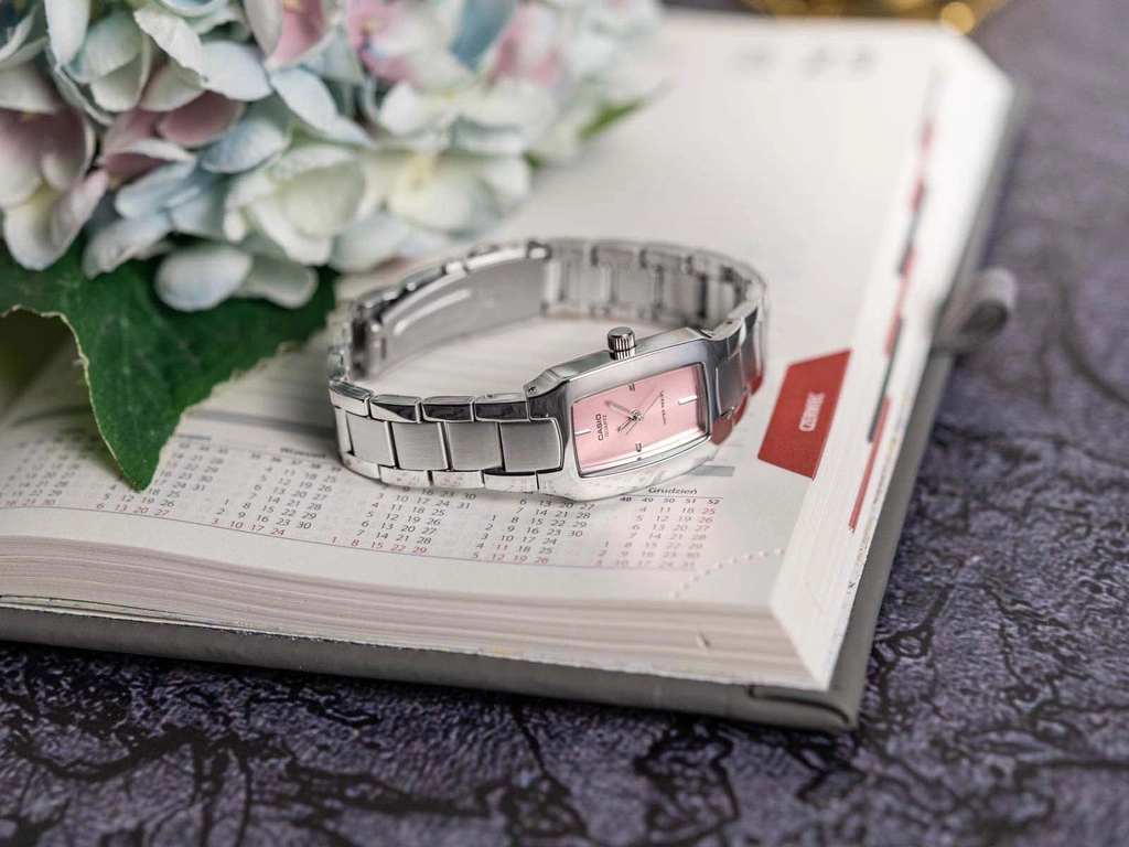 Zegarek damski CASIO LTP-1165PA-4CEF