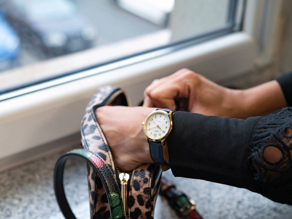 Zegarek damski TIMEX TW2V36200 Modern Easy Reader