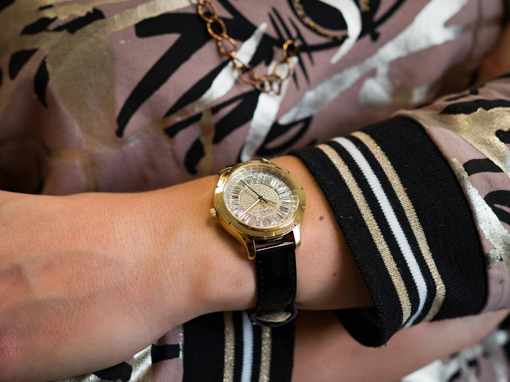 Zegarek damski GUESS GLAMOUR GW0299L2