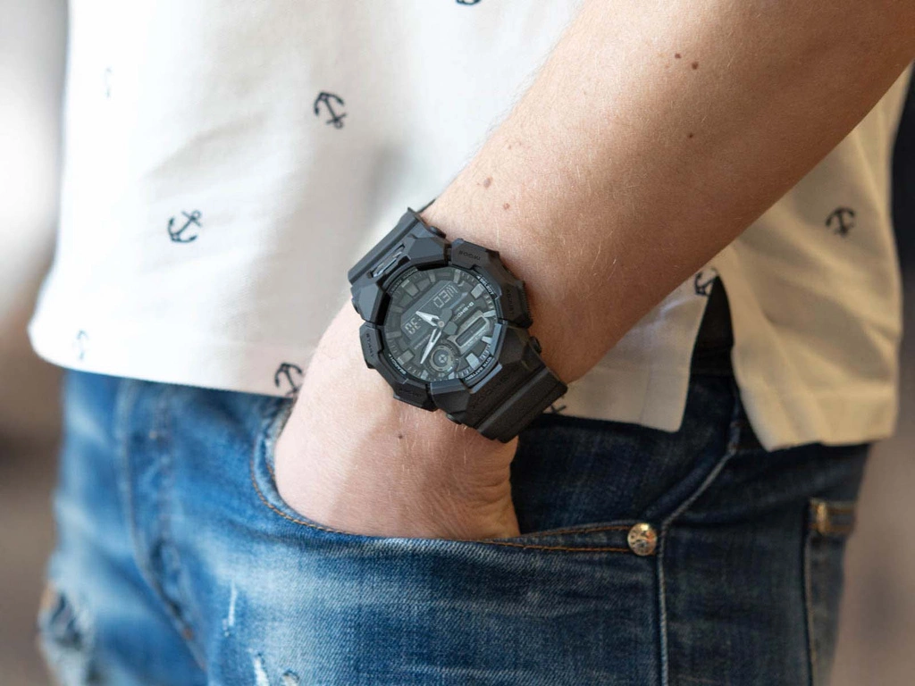 Zegarek męski CASIO G-SHOCK GA-010-1A1ER