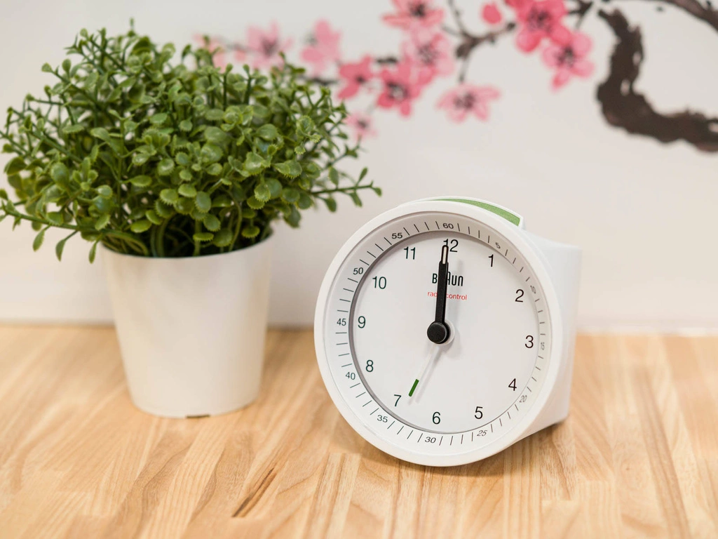 Budzik Braun BC07W-DCF