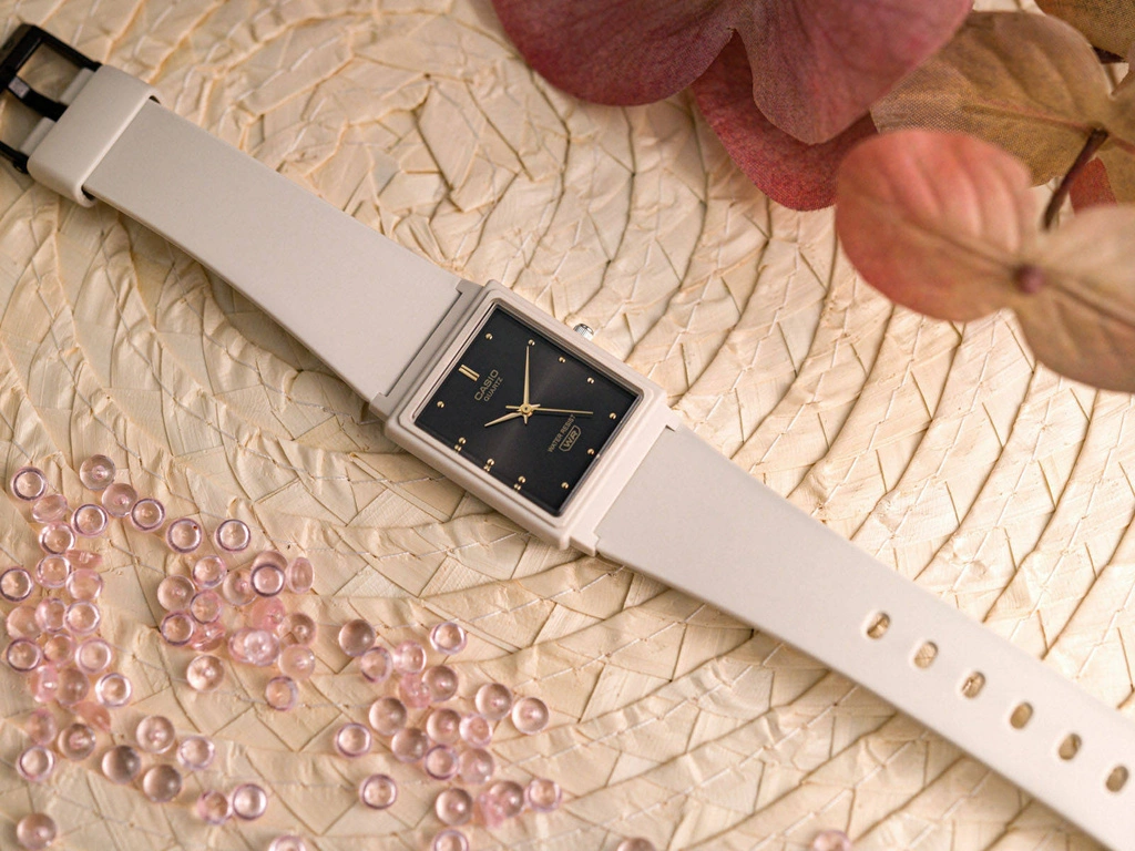 Zegarek damski CASIO MQ-38UC-8AER