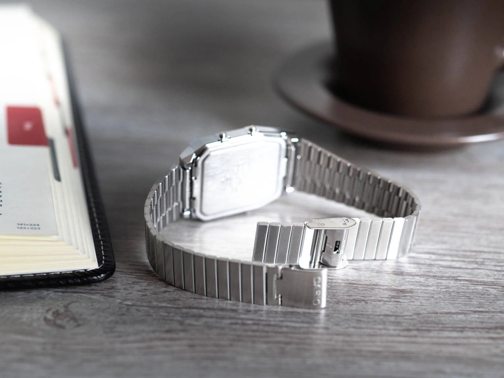 Zegarek damski CASIO AQ-800E-7A2EF