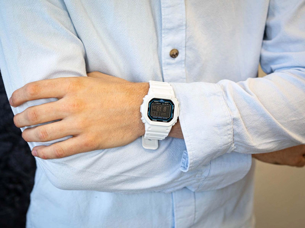 Zegarek męski CASIO G-SHOCK DW-B5600SF-7ER