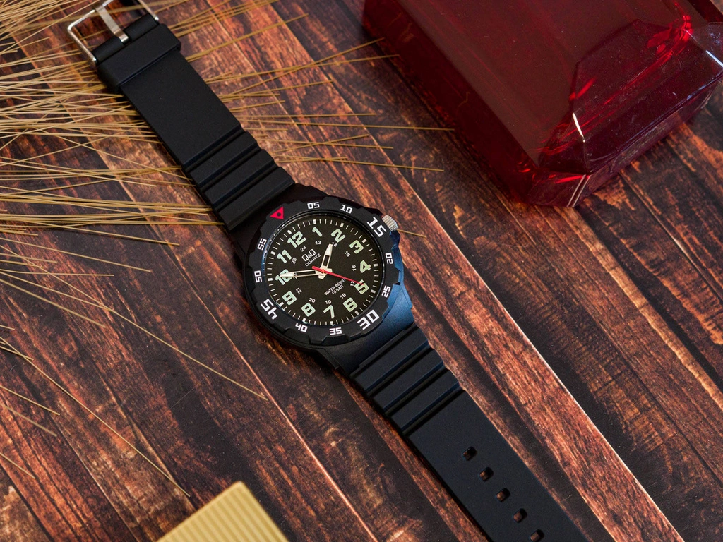 Zegarek męski Q&Q VR18J001Y