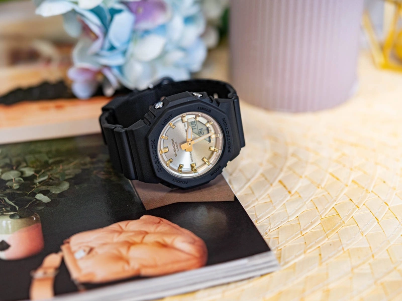 Zegarek damski CASIO G-SHOCK GMA-P2100SG-1AER Soak Up The Shimmer  
