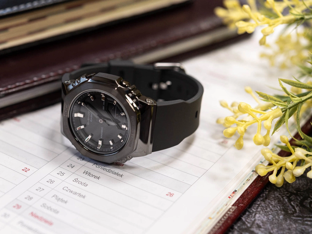 Zegarek damski CASIO G-SHOCK GM-S2110B-8AER