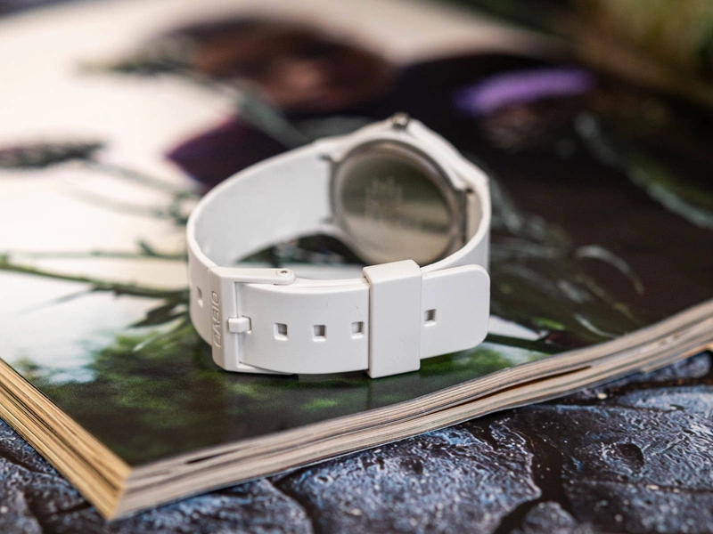 Zegarek damski CASIO MQ-24B-7BEF