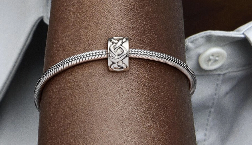 Charms Pandora Klips Związane serca 798035