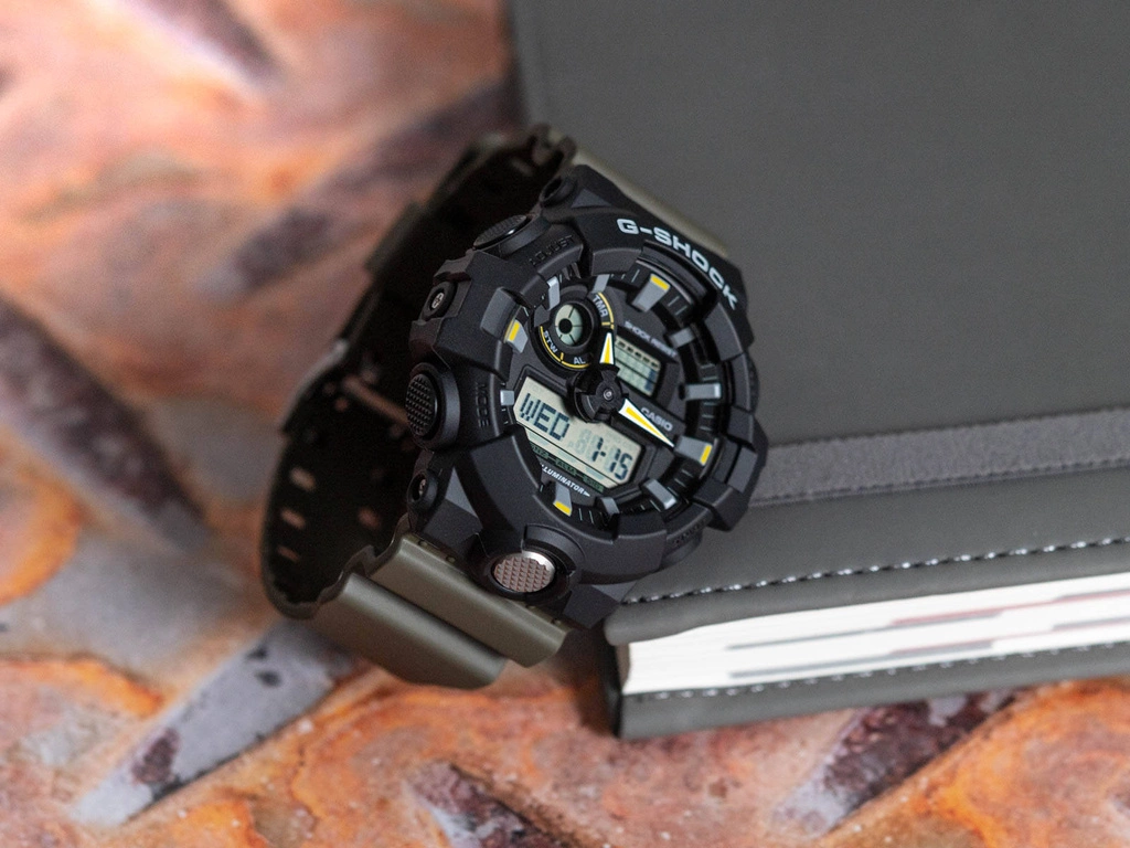 Zegarek męski CASIO G-SHOCK GA-710TU-1A3ER