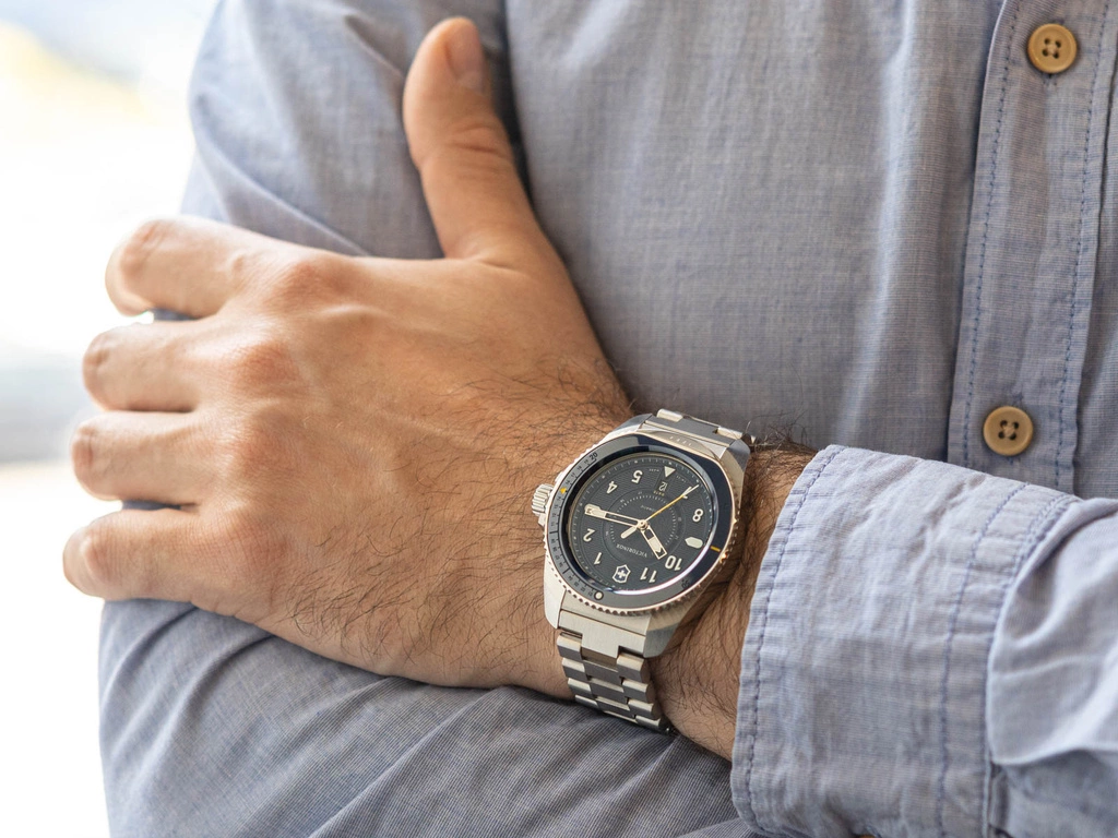 Zegarek męski Victorinox 242010 Journey 1884