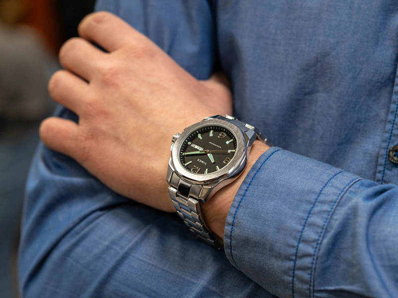 Zegarek męski TIMEX TW2W92700 Essex Day & Date