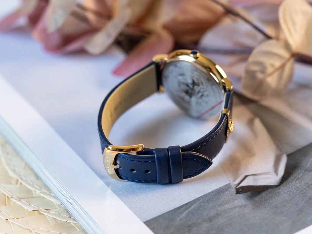 Zegarek damski VERSACE V-CIRCLE VE8104522