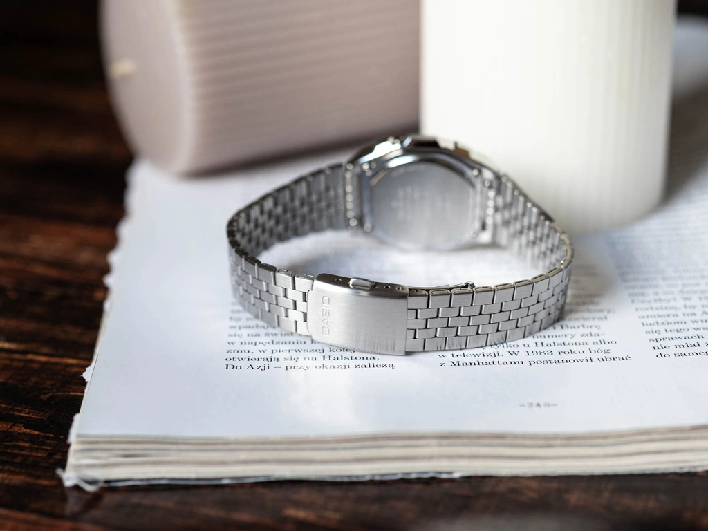 Zegarek CASIO A1000A-7EF