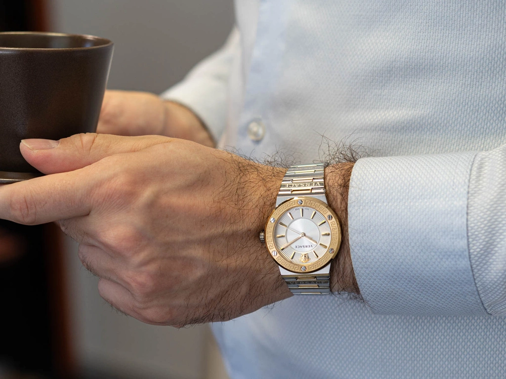 Zegarek damski VERSACE VEVH00620 Greca Logo