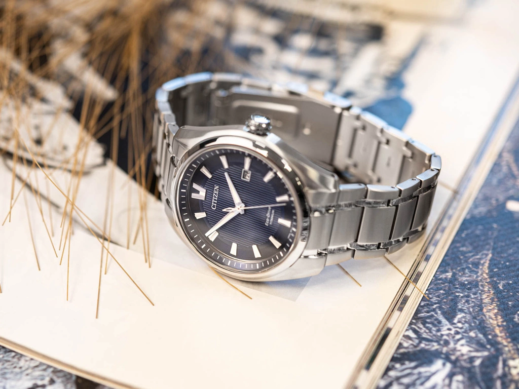 Zegarek męski Citizen AW1240-57L Eco-Drive Super Titanium