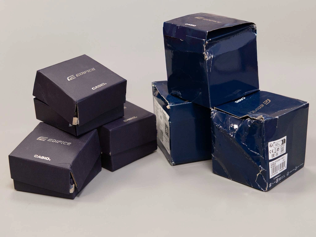 Zegarek męski CASIO Edifice ECB-950DB-1AEF-OUTLET