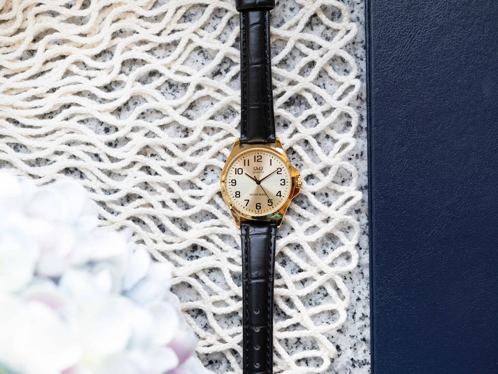 Zegarek damski Q&Q QA07J103Y