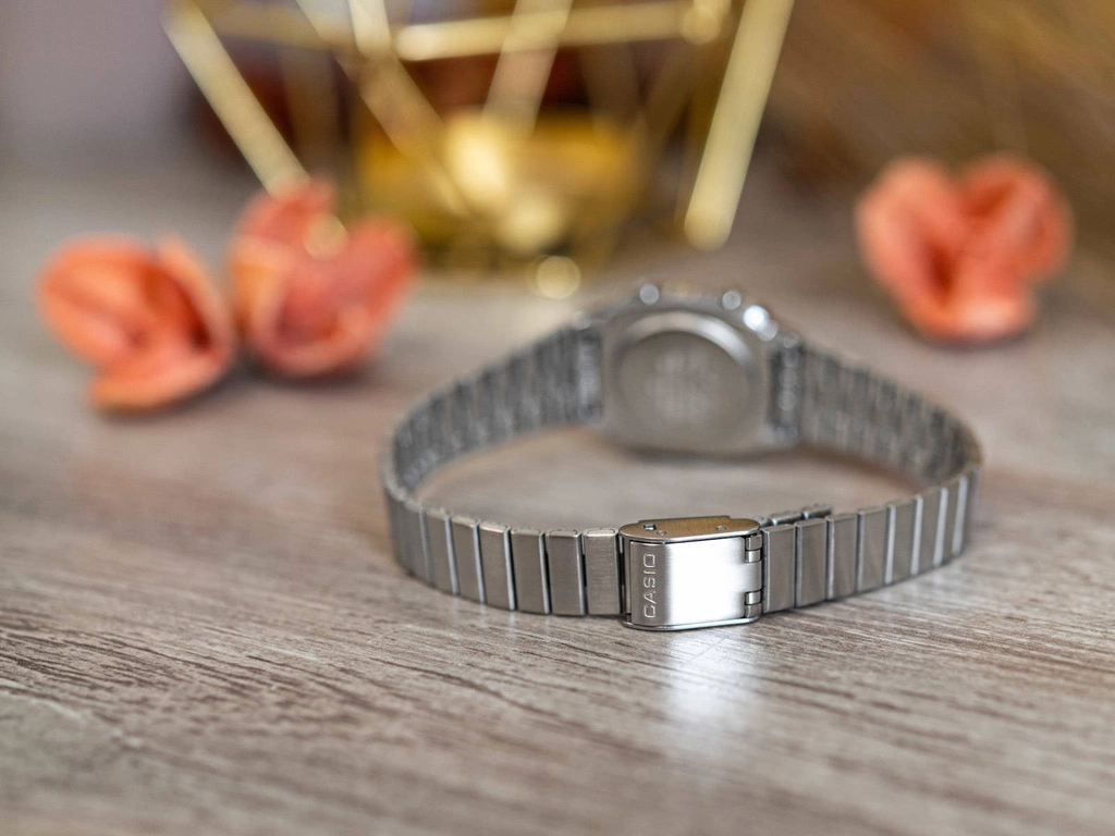 Zegarek damski CASIO LA670WEA-7EF