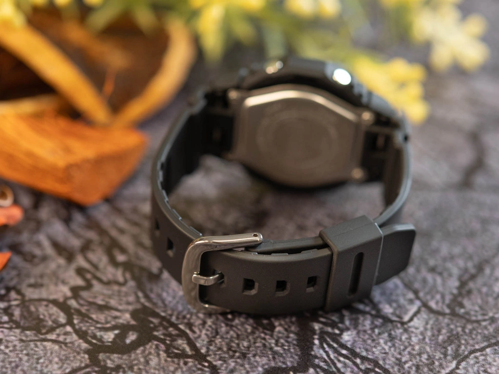 Zegarek damski CASIO G-SHOCK GMA-P2100SA-1A1ER