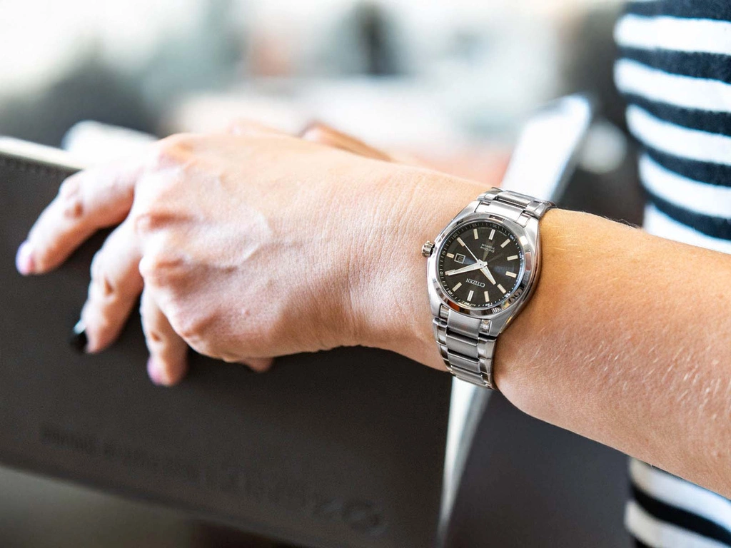 Zegarek damski Citizen EW2210-53E ECO-DRIVE SUPER TITANIUM