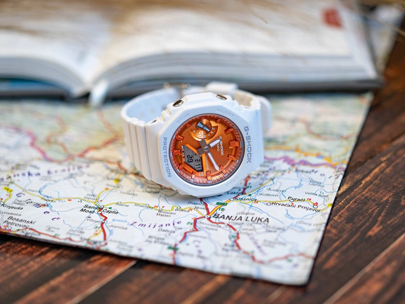 Zegarek damski CASIO G-SHOCK GMA-S2100WS-7AER Carbon Core Guard