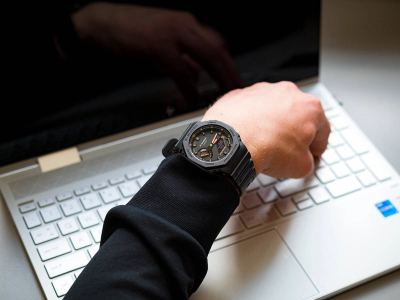 Zegarek męski CASIO G-SHOCK GA-2100-1A4ER Neon Accent Series