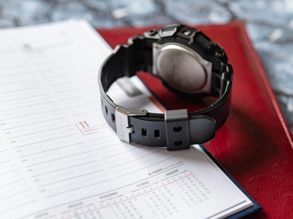 Zegarek męski CASIO G-SHOCK GA-010GGB-1A9ER